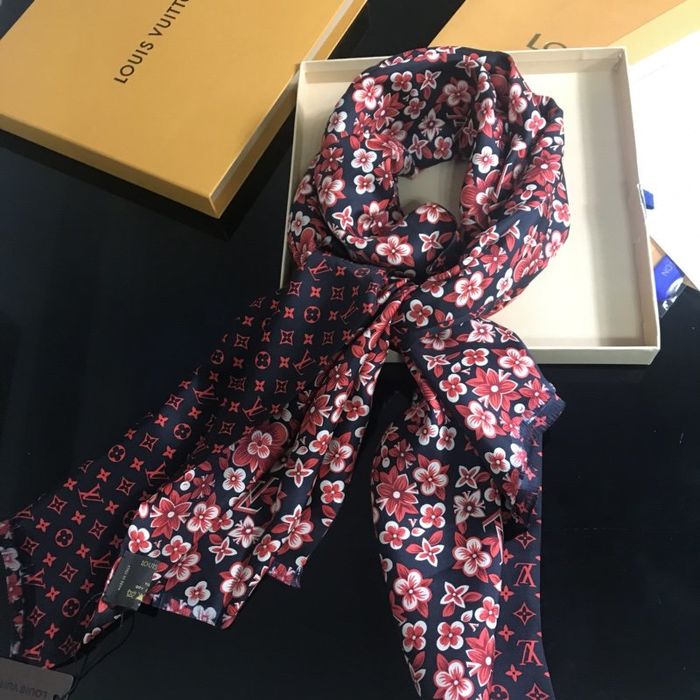 Louis Vuitton Scarf LVS00040